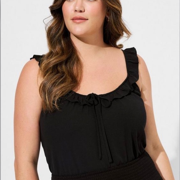 Torrid Washable BLACK Crinkle Gauze Ruffle Tie Front Tank Scoop Neck Size 1X - Picture 1 of 7